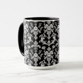 Viktorianisches Schwarz-Weiß-Damaskusmuster Tasse (Vorderseite Links)