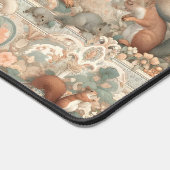 Viktorianisches Wald Eichhörnchen Tapestry Schreibtischunterlage (Ecke)