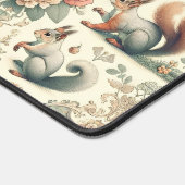 Viktorianisches Wald Eichhörnchen Tapestry Schreibtischunterlage (Ecke)