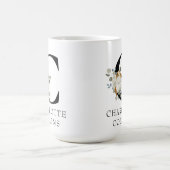 Viktorianisches weißes florales Monogramm C mit Na Kaffeetasse (Mittel)