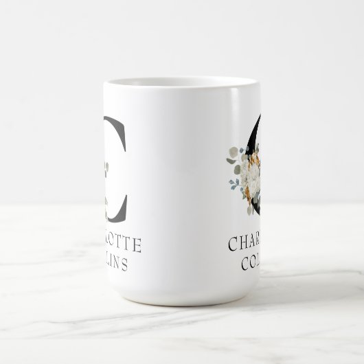 Viktorianisches weißes florales Monogramm C mit Na Kaffeetasse (Mittel)