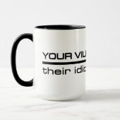 Village Idiot Tasse - wählen Sie Stil & Farbe (Links)