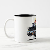 Vince Crains High Octane Art, 1955 Chevy Gasser Zweifarbige Tasse (Links)