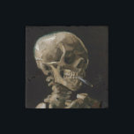 Vincent van Gogh Art Stein-Magnet<br><div class="desc">Vincent van Gogh (Niederländisch, 1853 - 1890) Schädel eines Skeletts mit brennender Zigarette, 1885-86, Öl auf Leinwand Ungerahmt: 32 cm × 24, 5 cm (13 in × 9, 6 in) Früharbeit von Vincent van Gogh. Dieses kleine Gemälde ist Teil der ständigen Sammlung des Van Gogh Museums in Amsterdam. Es wurde...</div>