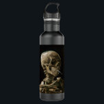 Vincent van Gogh Art Trinkflasche<br><div class="desc">Vincent van Gogh (Niederländisch, 1853 - 1890) Schädel eines Skeletts mit brennender Zigarette, 1885-86, Öl auf Leinwand Ungerahmt: 32 cm × 24, 5 cm (13 in × 9, 6 in) Früharbeit von Vincent van Gogh. Dieses kleine Gemälde ist Teil der ständigen Sammlung des Van Gogh Museums in Amsterdam. Es wurde...</div>