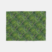 Vincent Van Gogh Bäume und Unterwuchs Fleecedecke (Vorderseite (Horizontal))