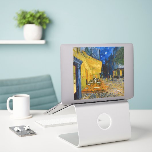 Vincent van Gogh - Café Terrasse am Abend Aufkleber (Laptop auf Schreibtisch)