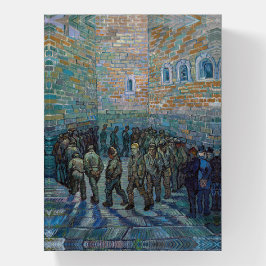 Vincent van Gogh - Der Hof des Gefängnisses Briefbeschwerer