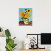 Vincent Van Gogh - Drei Sonnenblumen in einer Vase Poster (Heimbüro)