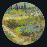 Vincent Van Gogh Garden at Arles Runder Aufkleber<br><div class="desc">Stickers mit Vincent van Gogh's Ölmalereigarten in Arles (1888). In Arles,  Frankreich,  wird ein hübsch gefärbter Garten mit Blues,  Grüntönen und Rot dargestellt. Das perfekte Geschenk für Liebhaber des Postimpressionismus und niederländischer Kunstsammler!</div>