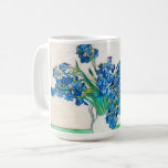 Vincent van Gogh IRISES AND ROSE Tasse<br><div class="desc">In dieser Tasse des Impressionismus wird ein Gemälde von Vincent van Gogh IRISES AND ROSE mit blass blauen Blumen und Rose in einer weißen Vase präsentiert. Diese wunderschöne van Gogh Tasse wird Ihnen,  Ihrer Familie und Ihren Freunden ein wunderbares Geschenk machen.</div>