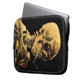 Vincent Van Gogh - Skull mit brennender Zigarette Laptopschutzhülle (Vorderseite Links)