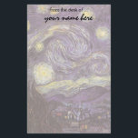 Vincent van Gogh - Starry Night Briefpapier<br><div class="desc">Die Starry Night (1889) von Vincent van Gogh ist ein Vintager Post-Impressionismus der Kunstlandschaft Landschaftsmalerei. Der Blick auf eine Stadt in einem Tal bei Nacht mit den Wolken, den Sternen und einem schönen goldgelben Halbmond. Es wurde im Laufe des Tages aus der Erinnerung gemalt und ist van Goghs bekanntestes Gemälde....</div>