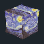 Vincent Van Gogh Starry Night Vintag Kunstkunst Hocker<br><div class="desc">Vincent van Gogh Starry Night Fine Art Painting Starry Night ist ein Gemälde des niederländischen post-impressionistischen Künstlers Vincent van Gogh. Der blaue Nachthimmel ist voll von wirbelnden Wolken, Sternen und einem hellen Halbmond. Die Sternennacht ist die einzige Nacht in der Serie von Ausblicken aus seinem Schlafzimmerfenster. Bewegung: Post-Impressionismus. Schöne, kunstvoll...</div>