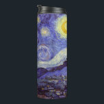 Vincent Van Gogh Starry Night Vintag Kunstkunst Thermosbecher<br><div class="desc">Vincent van Gogh Starry Night Fine Art Painting Starry Night ist ein Gemälde des niederländischen post-impressionistischen Künstlers Vincent van Gogh. Der blaue Nachthimmel ist voll von wirbelnden Wolken, Sternen und einem hellen Halbmond. Die Sternennacht ist die einzige Nacht in der Serie von Ausblicken aus seinem Schlafzimmerfenster. Bewegung: Post-Impressionismus. Schöne, kunstvoll...</div>