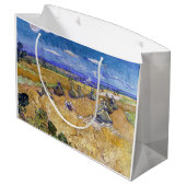 Vincent van Gogh - Weizenstapel mit Sensenmännern Große Geschenktüte (Rückseite Schrägansicht)