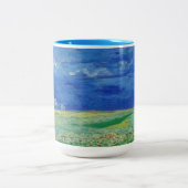 Vincent van Gogh - Wheatfields under Thunderclouds Zweifarbige Tasse (Mittel)