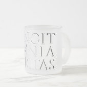 VINCIT OMNIA VERITAS - Leichter Mattierter Glass-K Mattglastasse (VorderseiteRechts)