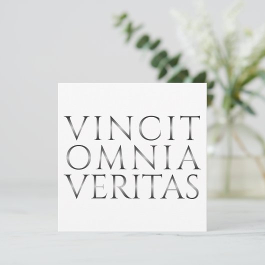 VINCIT OMNIA VERITAS - Licht (Stehend Vorderseite)