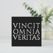 VINCIT OMNIA VERITAS - Licht (Stehend Vorderseite)