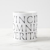 VINCIT OMNIA VERITAS - Licht Jumbo-Tasse (Vorderseite)
