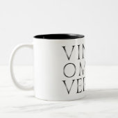 VINCIT OMNIA VERITAS - Licht Zweifarbige Tasse (Links)