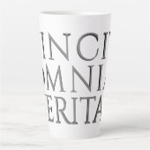 VINCIT OMNIA VERITAS - Light Latte Tasse (Vorderseite)