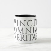 VINCIT OMNIA VERITAS - Tasse (Zentrum)