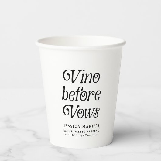 Vino Before Vows | Minimal Retro Bachelorette Pappbecher (Rückseite)