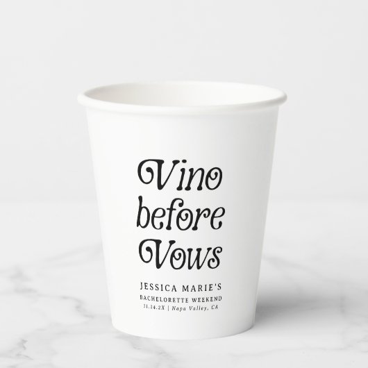 Vino Before Vows | Minimal Retro Bachelorette Pappbecher (Vorderseite)
