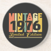 Vintag 1976 Geburtstag Sandstone Untersetzer (Vorne)