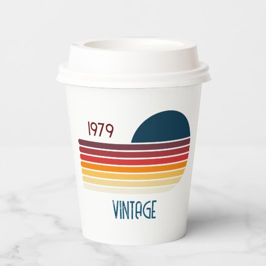 Vintag 1979 Retro Stripe Sun Pappbecher (Rückseite)