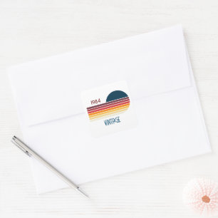 Vintag 1984 Retro Stripe Sun Quadratischer Aufkleber