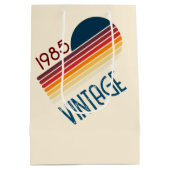 Vintag 1985 Retro Stripe Sun Mittlere Geschenktüte (Rückseite)