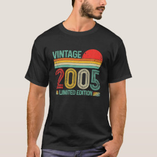 Vintag 2005 17. Geburtstagsdekorationen Junge Mädc T-Shirt