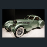 Vintag Art Deco Style 1935 Aérolithe Concept Car Poster<br><div class="desc">1935 Aérolithe Concept Car entworfen von Jean Bugatti. Wie der Grand Prix Typ 59 nutzte die Aérolithe Elektron (eine Magnesiumlegierung) oder Duralumin (eine Aluminiumlegierung) für ihre Karosserieplatten. Daher wurden die Bodypanels extern niettiert,  wodurch die SignaturNaht entsteht.</div>