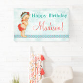 Vintag Baby Girl Red Bade Anzug Banner (Insitu)