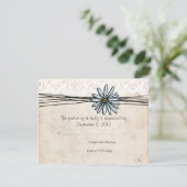 Vintag Blue Daisy Wedding RSVP Karte (Stehend Vorderseite)