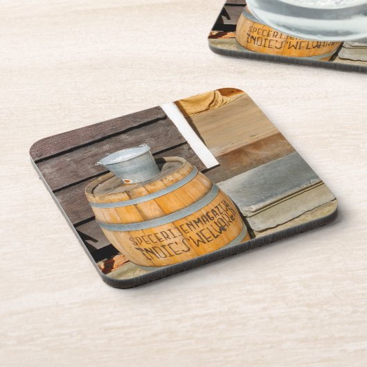 Vintag Brown Dutch Spice Warehouse Barrel Getränkeuntersetzer (Linke Seite)