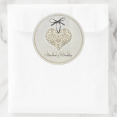 Vintag Damask Heart Gray Personalisierte Hochzeit Runder Aufkleber (Tasche)