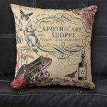 Vintag Decoupage Collage Apothecary Kissen<br><div class="desc">Ein lustiges,  Vintages decoupage apothecary Kissen mit den Worten Apothekenladen,  eine Kröte,  Elixer Flasche und Kalligraphie Rand. Entworfen für Sie von BlackBerry Boulevard.</div>