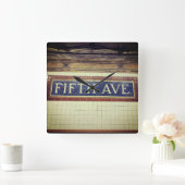 Vintag Fifth Avenue Sign - Manhattan, NYC Quadratische Wanduhr (Zuhause)
