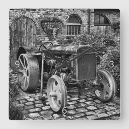 Vintag Fordson Tractor, Bredbury Hall Quadratische Wanduhr