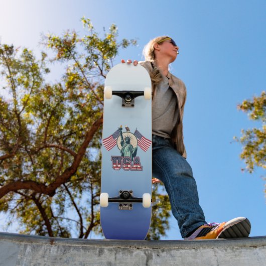 Vintag, Freiheitsstatue Skateboard (Außenbereich 1)