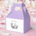 Vintag Garden Bird - einfarbige Blume Geschenkschachtel<br><div class="desc">Minimalistisch und dennoch reich an Details - diese monochrome Kollektion bringt Vintage Vögel und Gartenelemente in eine stille Harmonie. Ideal für klassische Innenräume,  Kunstliebhaber und elegante,  naturlich inspirierte Räume.</div>