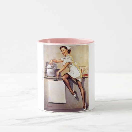 Vintag Gil Elvgren Retro Button Up Girl Tasse (Zentrum)
