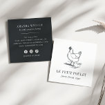 Vintag Hen | Landbetrieb Quadratische Visitenkarte<br><div class="desc">Markieren Sie Ihre kleine Farm,  Ranch oder Eierfarm mit unseren schicken,  Vintagen Visitenkarten,  die eine geätzte Hühnerdarstellung und zwei Textzeilen auf der Vorderseite enthalten. Fügen Sie Ihre Kontaktdaten auf der Rückseite in weiß auf gebürstetem Holzkohle schwarz. Enthält drei Social Media Icons und ein Feld für Ihren Social Media Handling.</div>