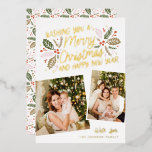 Vintag Holly Tilted Snapshot 2 Foto Weihnachten Folien Feiertagskarte<br><div class="desc">Diese festliche und schicke Urlaubskarte verfügt über 2 geklickte Snapshot-Fotos mit unserem handgezeichnet Winterfolien in lebhaften Farben und einer hübschen Typografie in glänzendem REAL FOIL (Farbe Ihrer Wahl). Der Rücken kommt mit einem passenden,  holzigen Muster für eine besondere Touch.</div>