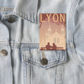Vintag Lyon Button (Insitu)