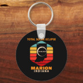 Vintag Marion Indiana Total Solar Eclipse 2024 Schlüsselanhänger (Vorderseite)